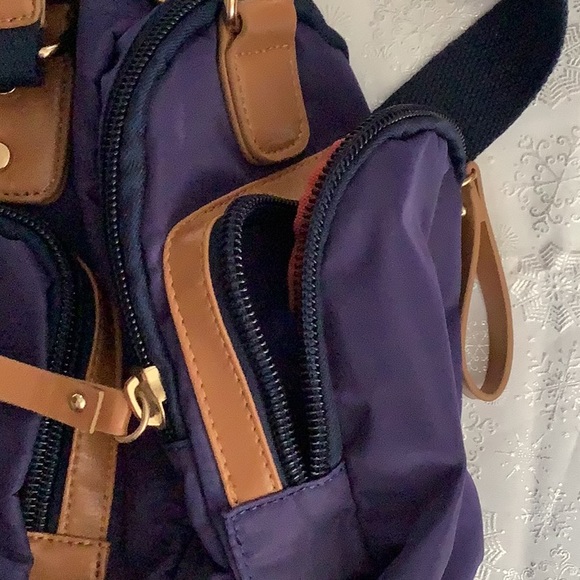 NWOT Adrienne Vittadini bag - Picture 4 of 8